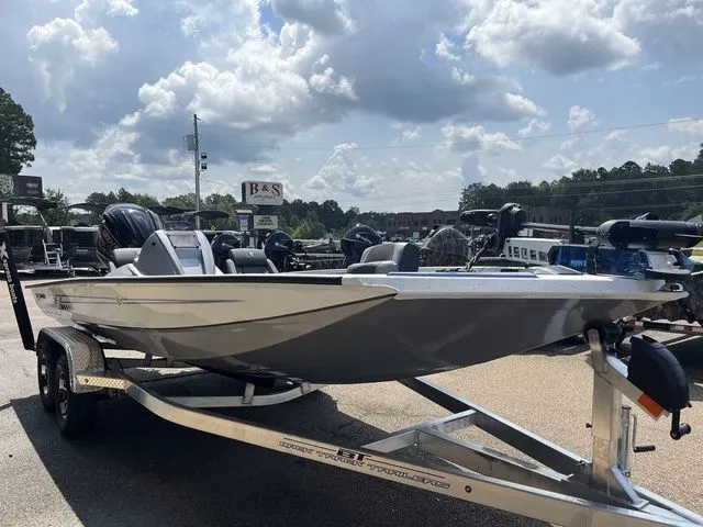 Slide: The Image of Xpress X19 Pro 2026 - 5