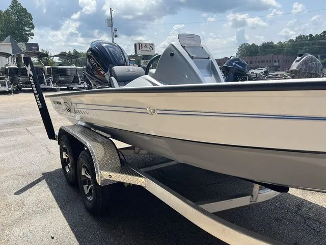 Slide: The Image of Xpress X19 Pro 2026 - 6