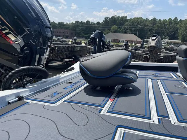 Slide: The Image of Xpress X19 Pro 2026 - 9