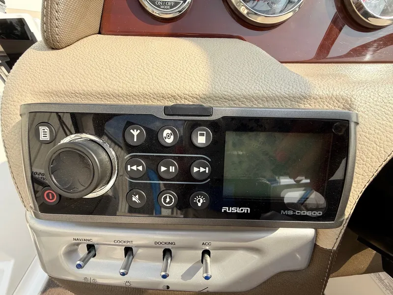 Slide: The Image of Fusion MS-CD600 stereo system on 2012 Regal 2700 Bowrider dashboard. - 23