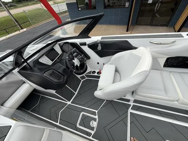 Slide: The Image of Supreme S240 2025 - 22