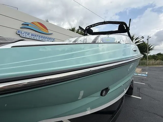 Slide: The Image of Supreme S240 2025 - 8