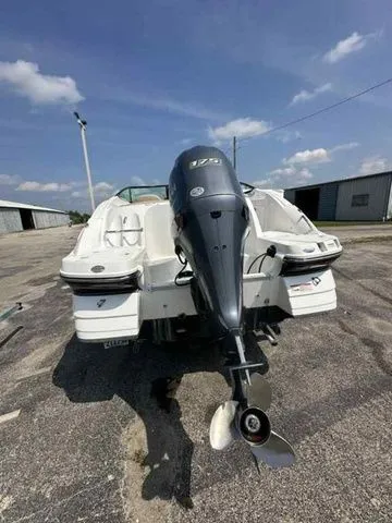 Slide: The Image of Hurricane SunDeck 2200 DC OB 2018 - 14