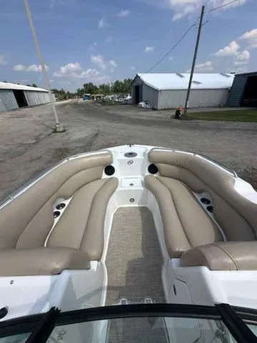 Slide: The Image of Hurricane SunDeck 2200 DC OB 2018 - 3