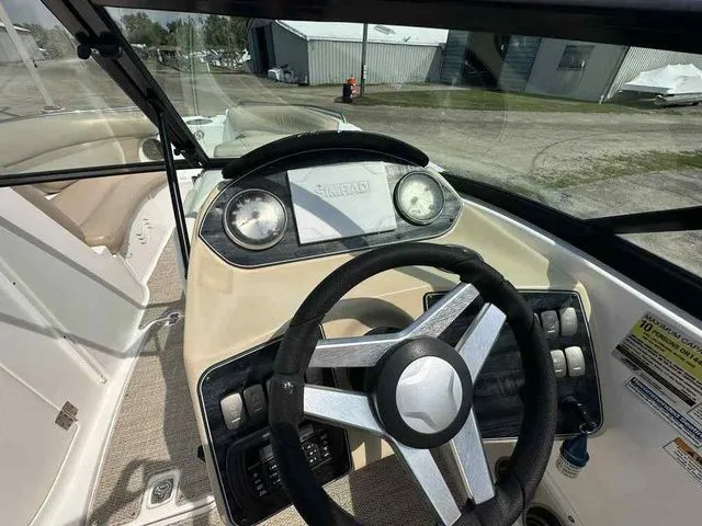 Slide: The Image of Hurricane SunDeck 2200 DC OB 2018 - 6