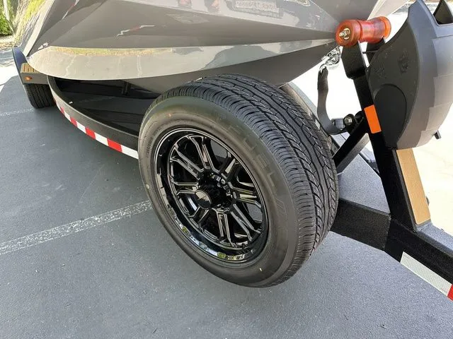 Slide: The Image of Nautique Super Air Nautique G25 2025 - 16