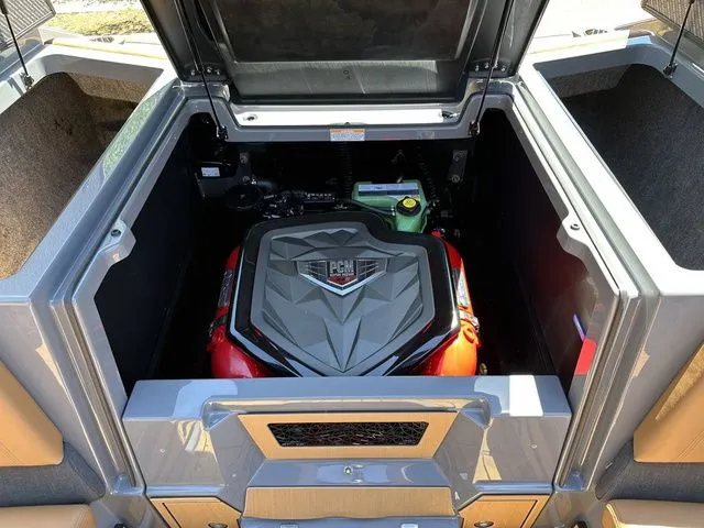 Slide: The Image of Nautique Super Air Nautique G25 2025 - 32