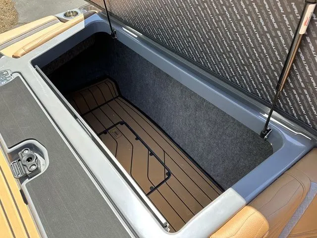 Slide: The Image of Nautique Super Air Nautique G25 2025 - 33