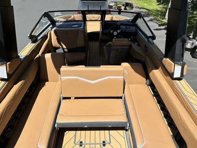 Slide: The Image of Nautique Super Air Nautique G25 2025 - 35