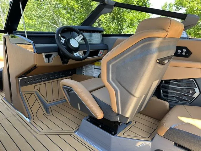 Slide: The Image of Nautique Super Air Nautique G25 2025 - 44