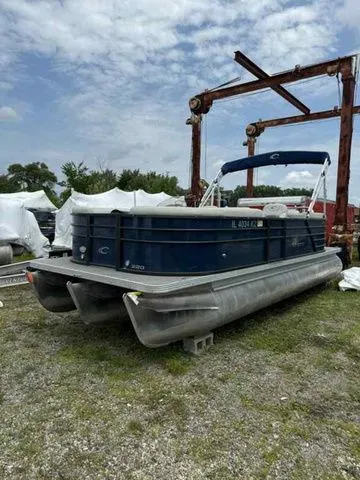 Slide: The Image of Crest Classic LX 220 SLC 2020 - 1