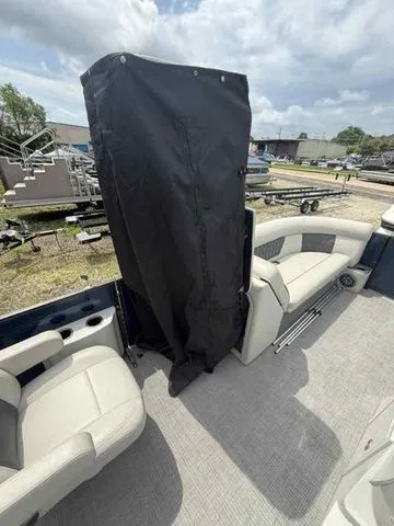 Slide: The Image of Crest Classic LX 220 SLC 2020 - 5