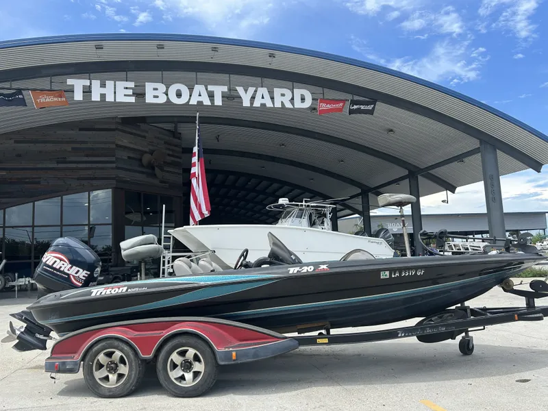 Slide: The Image of Triton Tr 20 2004 - 2