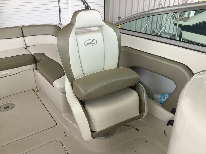 Slide: The Image of Sea Ray 240 SUNDECK 2007 - 12