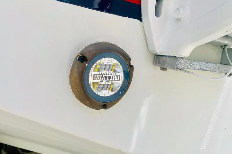 Slide: The Image of 2005 Venture 39 Open boat with SeaBlaze Quattro underwater light. - 17