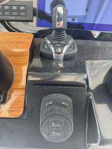 Slide: The Image of Robalo R300 Center Console 2025 - 16