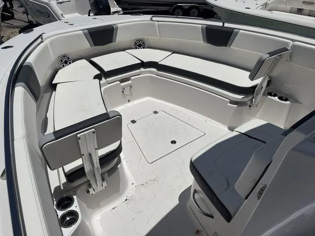 Slide: The Image of Robalo R300 Center Console 2025 - 25