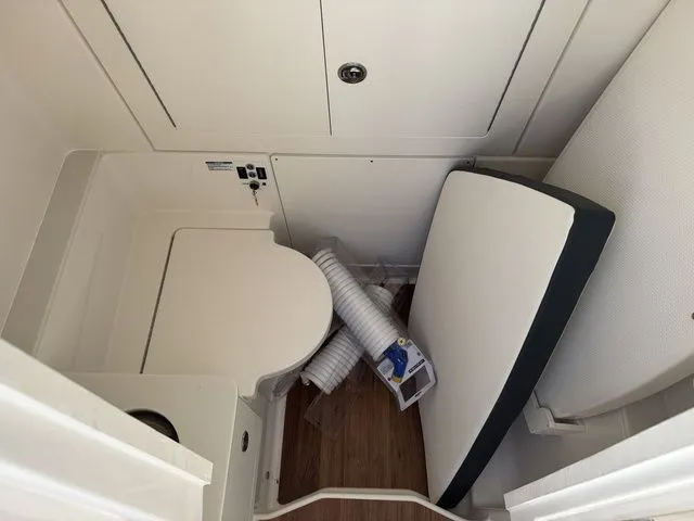 Slide: The Image of Robalo R300 Center Console 2025 - 30