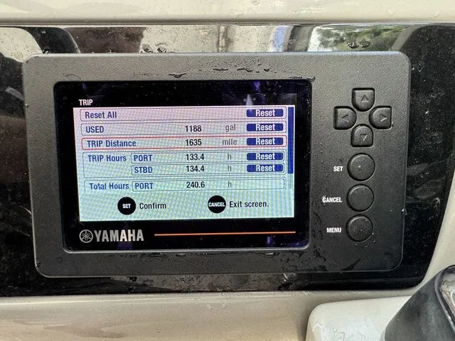 Slide: The Image of Robalo R300 Center Console 2025 - 47