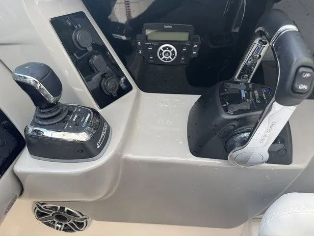 Slide: The Image of Robalo R300 Center Console 2025 - 48