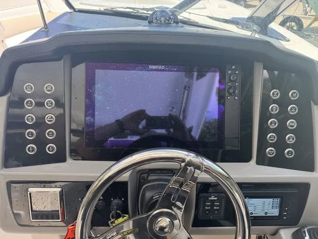 Slide: The Image of Robalo R300 Center Console 2025 - 49