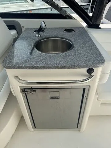 Slide: The Image of Robalo R300 Center Console 2025 - 54