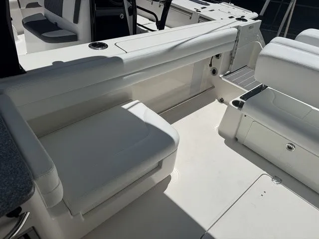 Slide: The Image of Robalo R317 Dual Console 2021 - 24