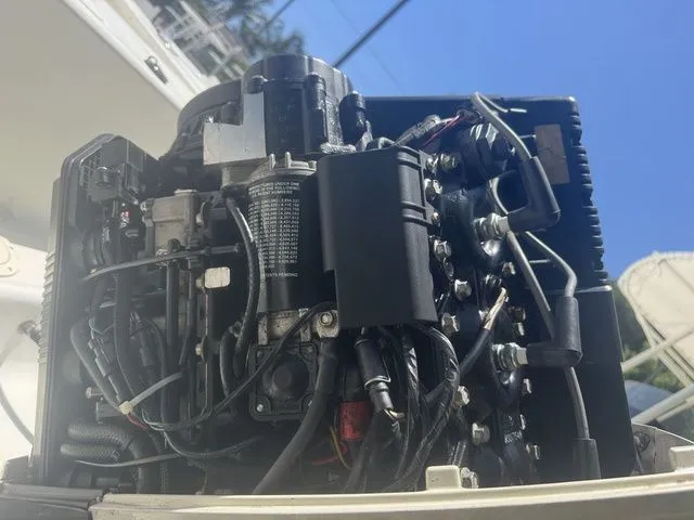 Slide: The Image of Sea Fox 210 Walkaround 2000 - 10