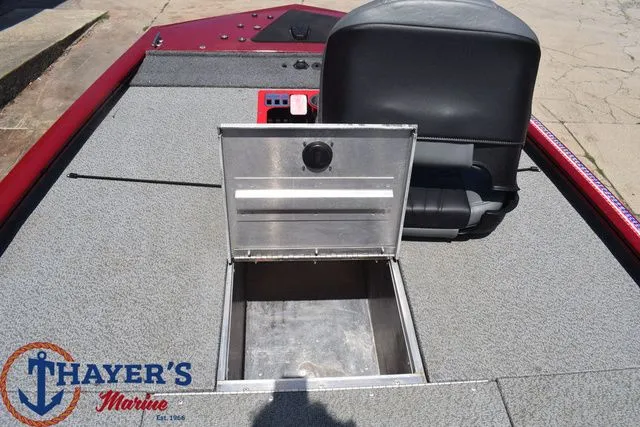 Slide: The Image of Tracker Pro 170 2019 - 11