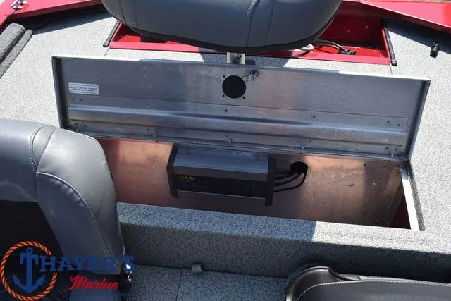 Slide: The Image of Tracker Pro 170 2019 - 14