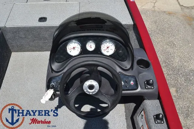 Slide: The Image of Tracker Pro 170 2019 - 7