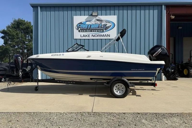 The Image of 2020 Bayliner VR4 Bowrider boat at Foothills Marine Center, Lake Norman. - 1