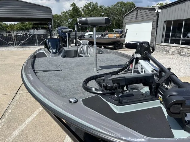 Slide: The Image of Skeeter ZXE21 2026 - 10