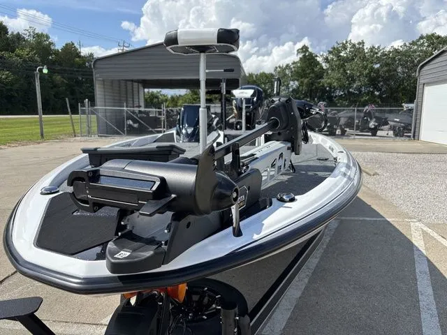 Slide: The Image of Skeeter ZXE21 2026 - 12