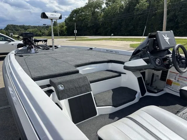 Slide: The Image of Skeeter ZXE21 2026 - 16