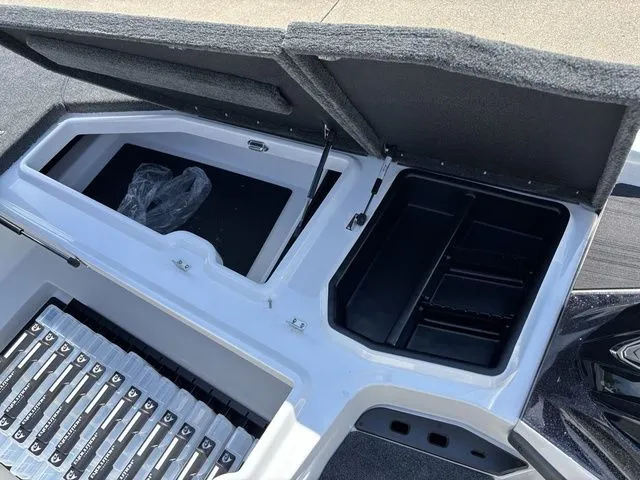 Slide: The Image of Skeeter ZXE21 2026 - 18