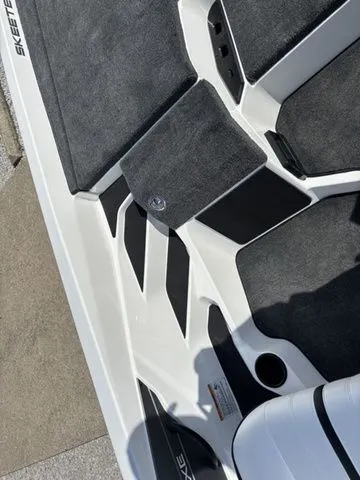 Slide: The Image of Skeeter ZXE21 2026 - 19