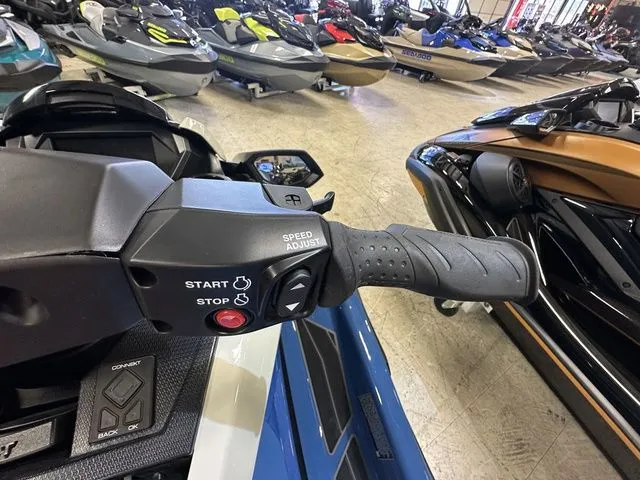 Slide: The Image of Yamaha FX® Limited SVHO® 2025 - 10