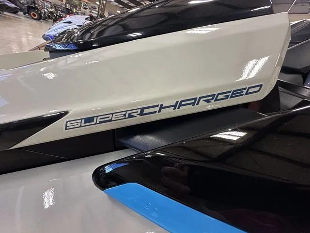 Slide: The Image of Yamaha FX® Limited SVHO® 2025 - 16