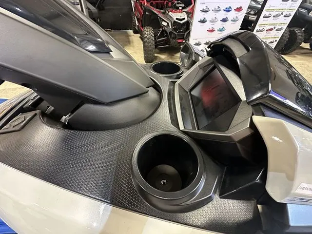 Slide: The Image of Yamaha FX® Limited SVHO® 2025 - 21