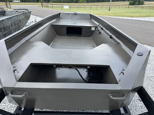 Slide: The Image of Edge Duck Boats 656 SPORTSMAN 2025 - 5