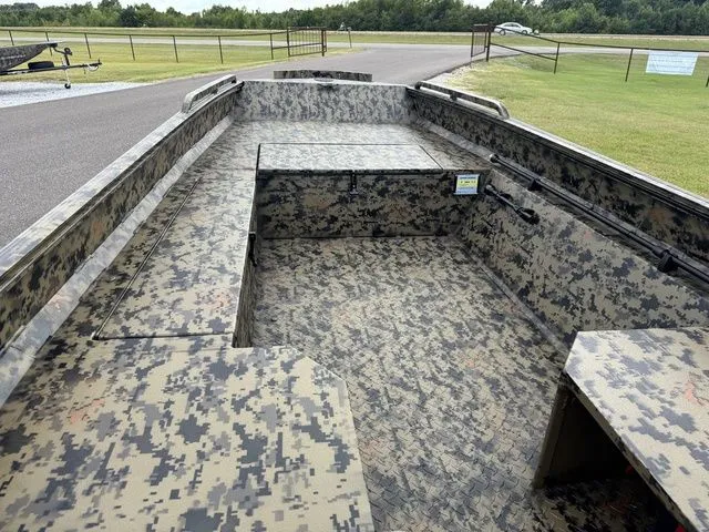 Slide: The Image of Edge Duck Boats 553 DB SPLIT POD 2026 - 9