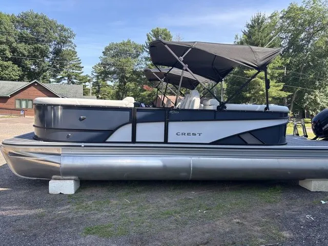 The Image of Crest Conquest 230 SLC 2026 - 1