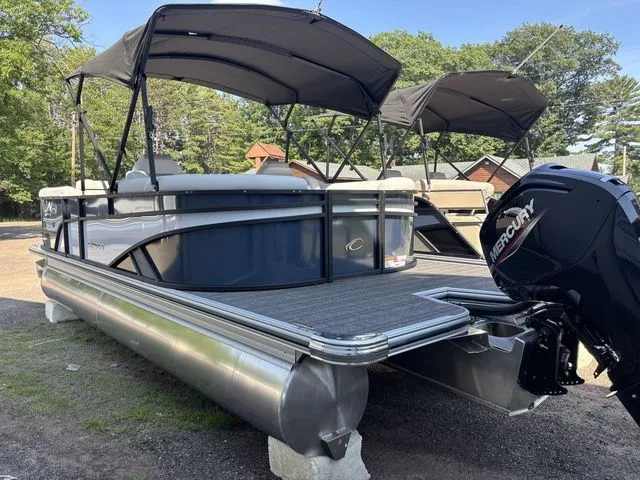 Slide: The Image of Crest Conquest 230 SLC 2026 - 6