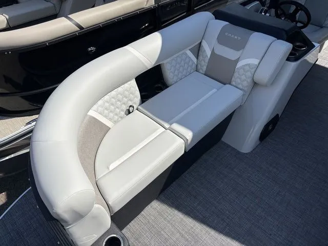 Slide: The Image of Crest Conquest 230 SLC 2026 - 8