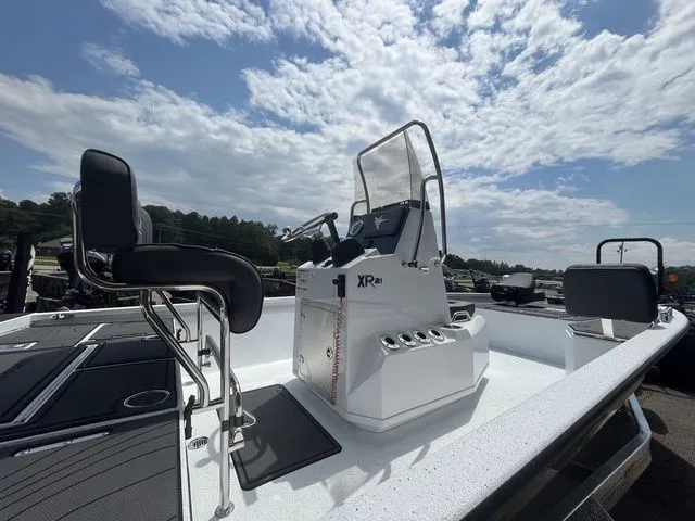 Slide: The Image of Xpress XR 21 Bay 2026 - 10