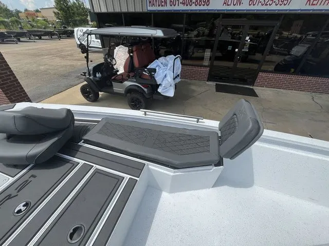 Slide: The Image of Xpress XR 21 Bay 2026 - 14