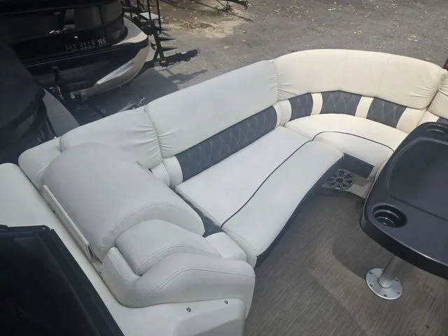 Slide: The Image of Bennington 25QXSBWA 2018 - 17