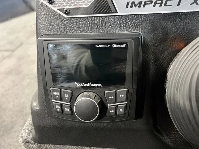 Slide: The Image of Lund Impact XS 1875 Sport 2025 - 11