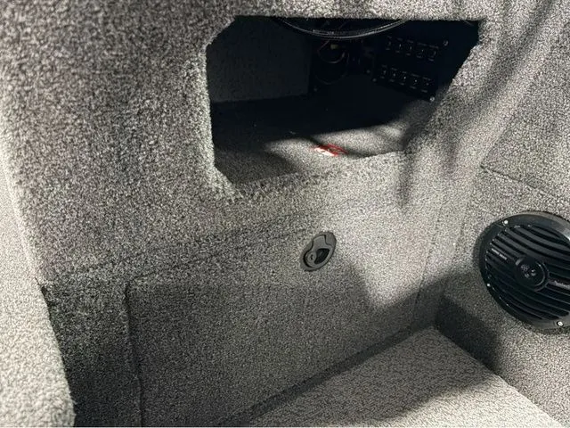 Slide: The Image of Lund Impact XS 1875 Sport 2025 - 13